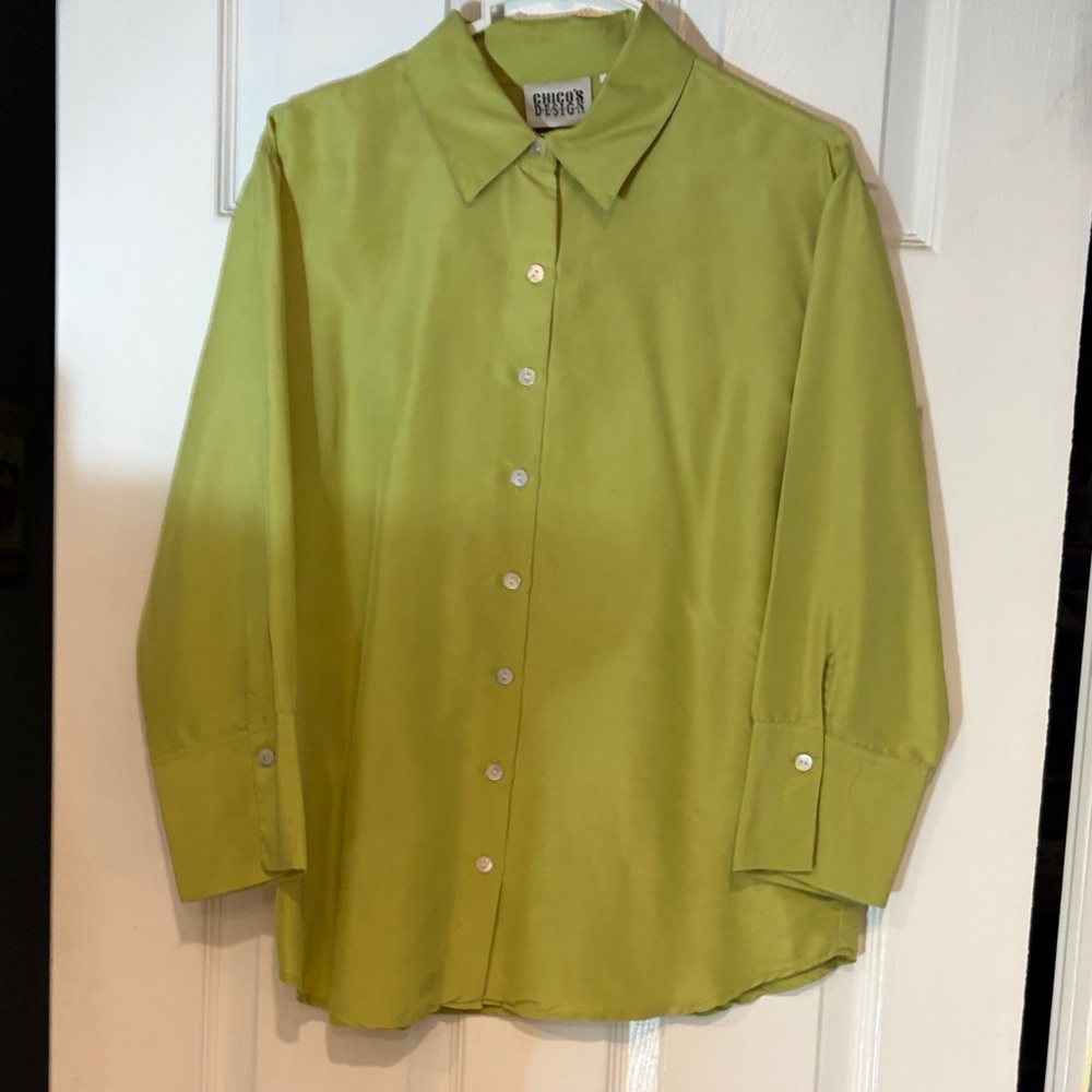 Chico’s Design  Green Casual Silk Button Down Shirt
